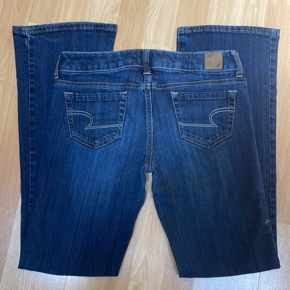 AEO Favorite Boyfriend Jeans - Picture 3 of 5